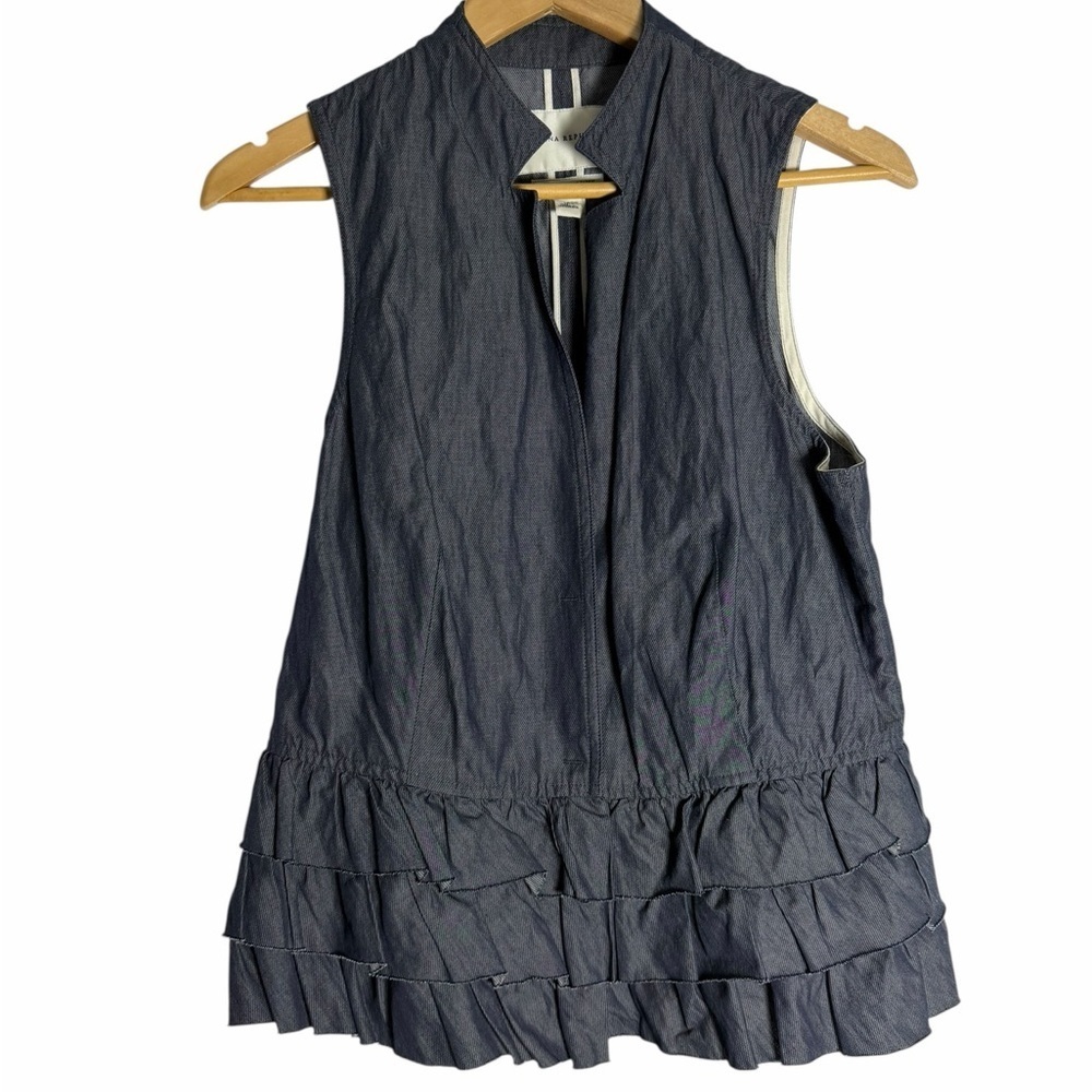 Banana Republic Charcoal Sleeveless Ruffle Blouse - Casual Chic -Size XS